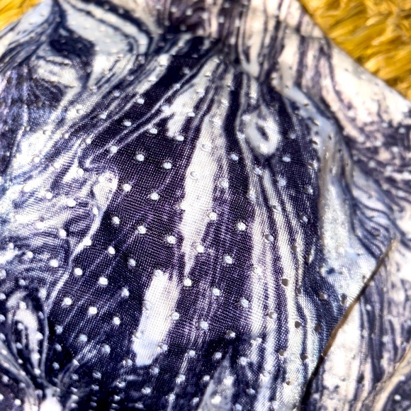 Victoria Secret Sports Bra-36B - Picture 3 of 9